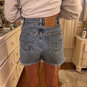 Levi wedgie fit shorts